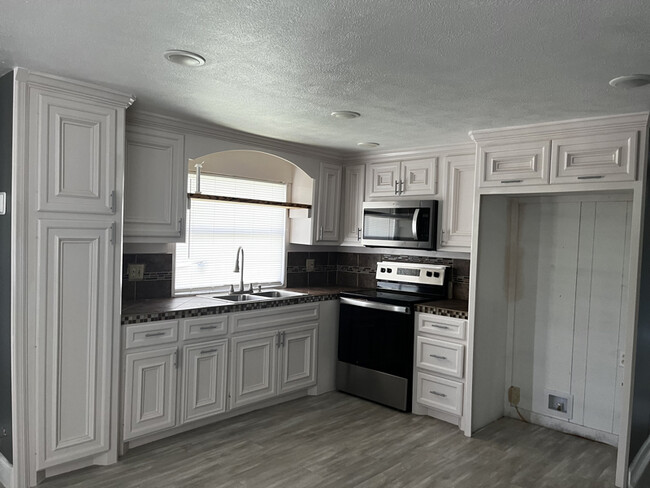 property at 718 Manor St