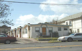 2054 Lincoln Ave in Alameda, CA - Building Photo - Building Photo