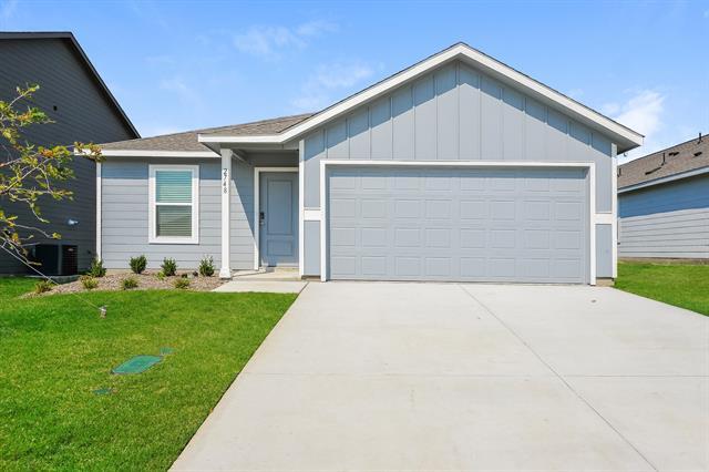 2748 Mistwood Dr in Fort Worth, TX - Building Photo