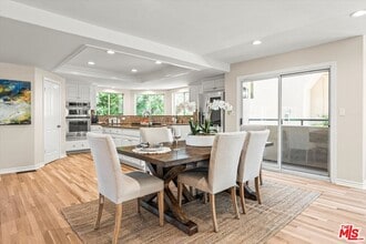 1323 17th St in Manhattan Beach, CA - Building Photo - Building Photo