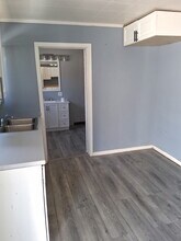 2210 Marshall St in Mcmechen, WV - Foto de edificio - Building Photo