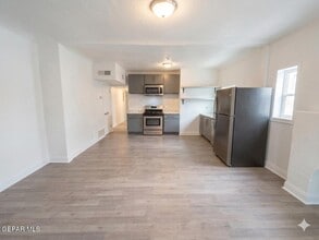 2807 Grant Ave in El Paso, TX - Building Photo - Building Photo