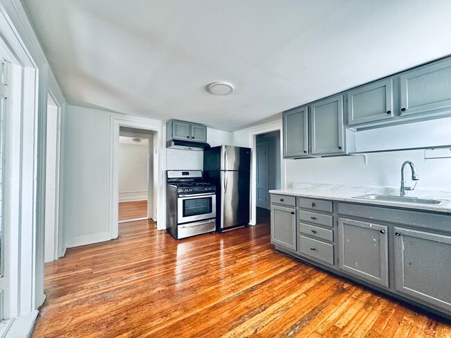 175 Bradley St in New Haven, CT - Building Photo - Building Photo