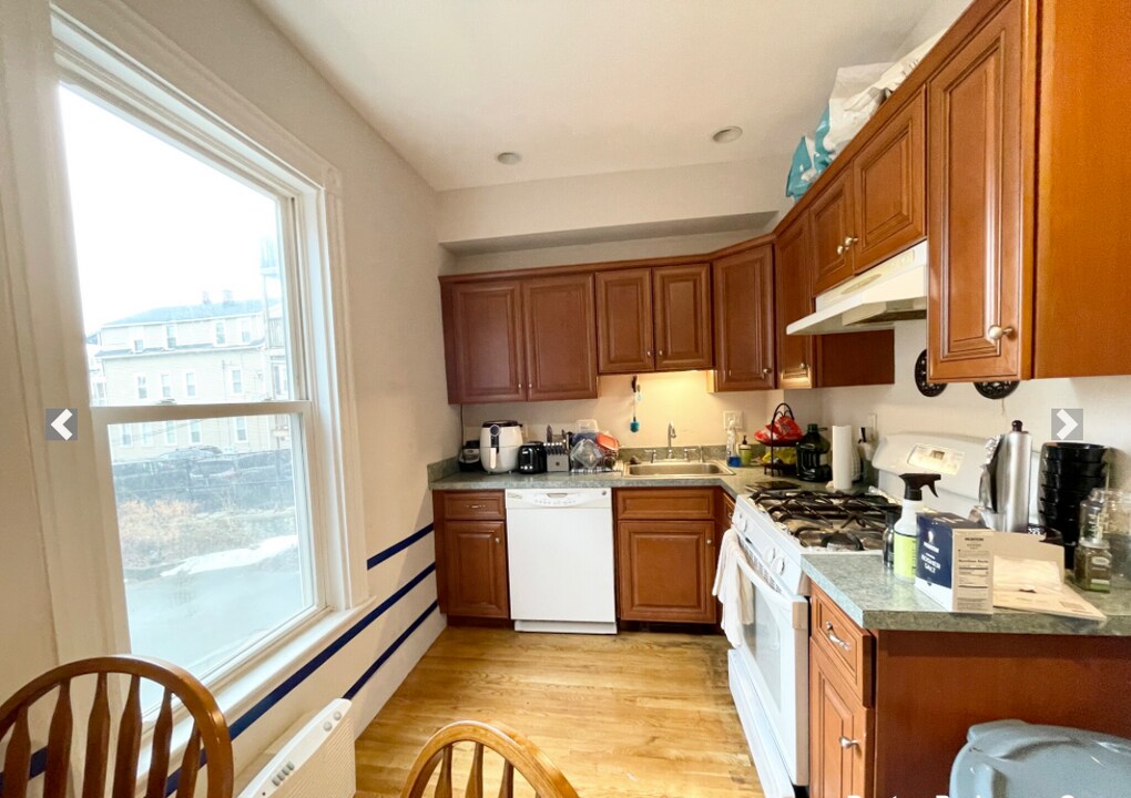 22 Parker Hill Ave, Unit 1 in Boston, MA - Building Photo