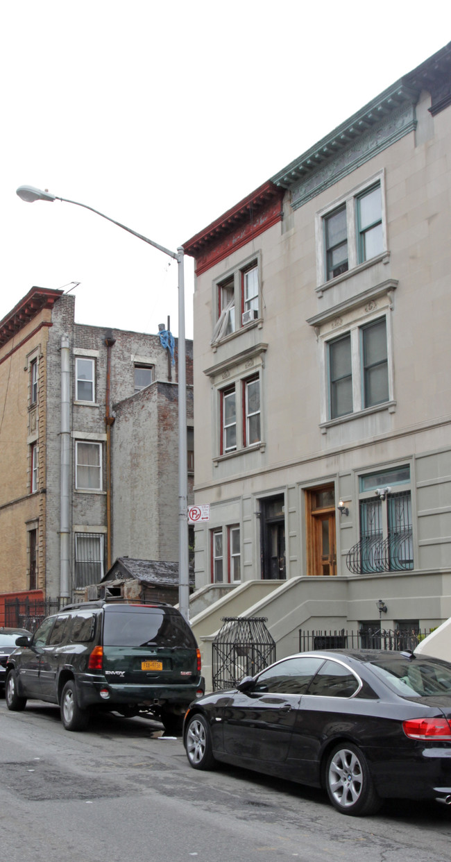 321 W 139th St in New York, NY - Building Photo - Building Photo