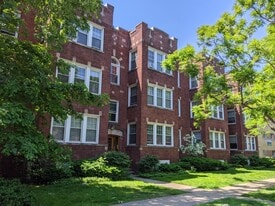 548 Sherman Ave in Evanston, IL - Building Photo