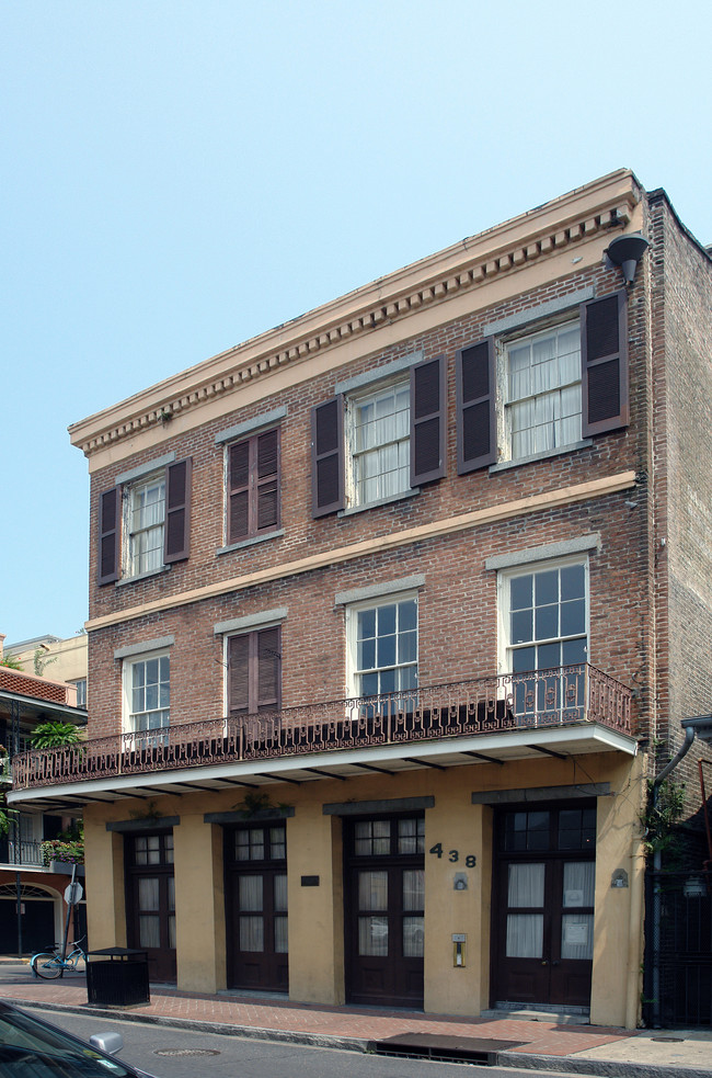 438 Dauphine St in New Orleans, LA - Foto de edificio - Building Photo