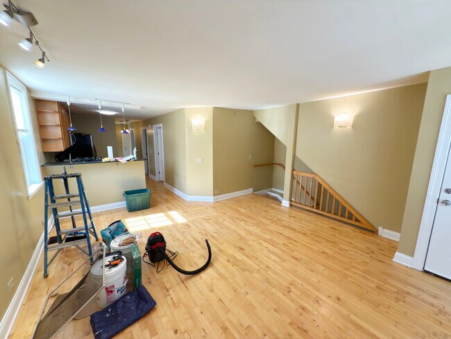 1059 W Fry St, Unit 1F
