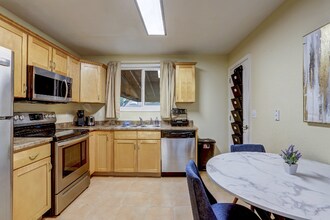 7777 Umatilla St, Unit A in Denver, CO - Foto de edificio - Building Photo