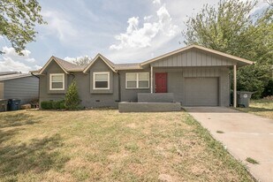 130 S 167th E Ave in Tulsa, OK - Building Photo