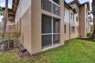 9833 Westview Dr in Coral Springs, FL - Building Photo - Building Photo