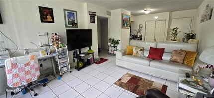 816 NW 87th Ave, Unit 107 in Miami, FL - Building Photo - Building Photo