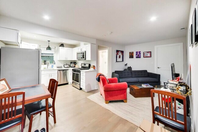 2021 W Shakespeare Ave in Chicago, IL - Building Photo - Building Photo