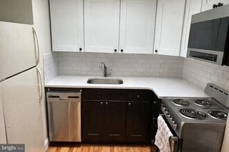 414 S 15th St in Philadelphia, PA - Building Photo - Building Photo