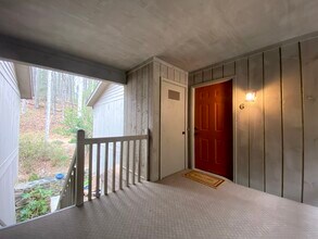 49 Lake Dr in Laurel Park, NC - Building Photo - Building Photo