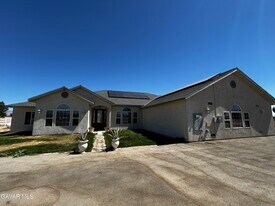 8127 W Ave E12 in Lancaster, CA - Building Photo