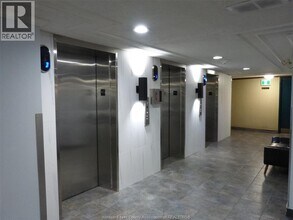 111 Riverside Dr E in Windsor, ON - Building Photo - Building Photo