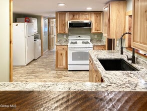 107 Patten Mills Rd in Queensbury, NY - Building Photo - Building Photo