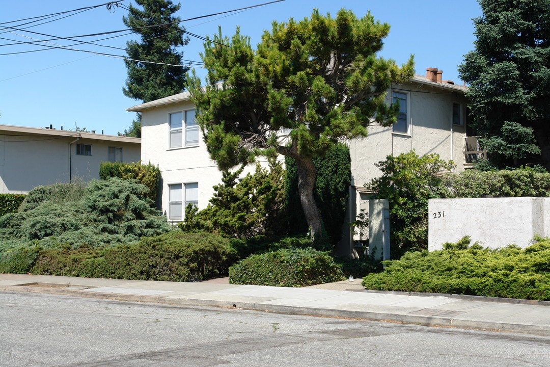 223 Villa Terrace in San Mateo, CA - Foto de edificio