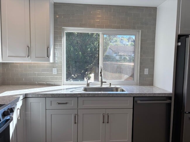 17423 Plaza Otonal in San Diego, CA - Building Photo - Building Photo