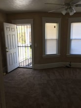 1249 Addison Rd in Cleveland, OH - Foto de edificio - Building Photo