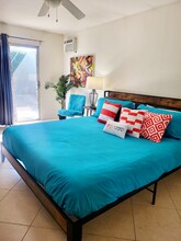 72883 Sierra Vista Dr in Palm Desert, CA - Foto de edificio - Building Photo