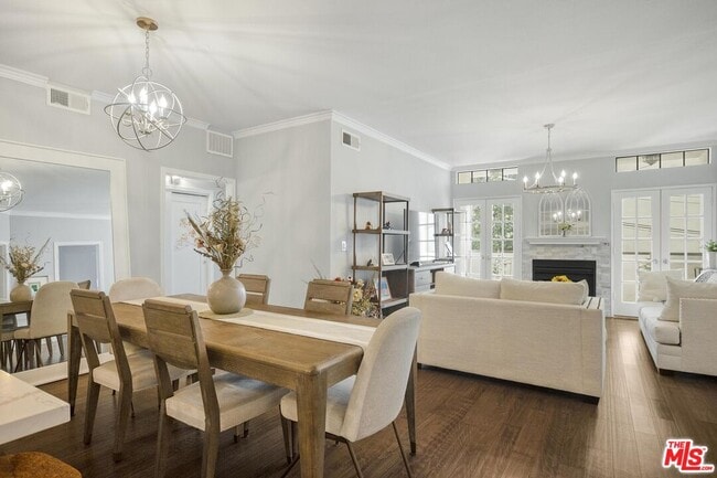 860 S Lucerne Blvd in Los Angeles, CA - Building Photo - Building Photo