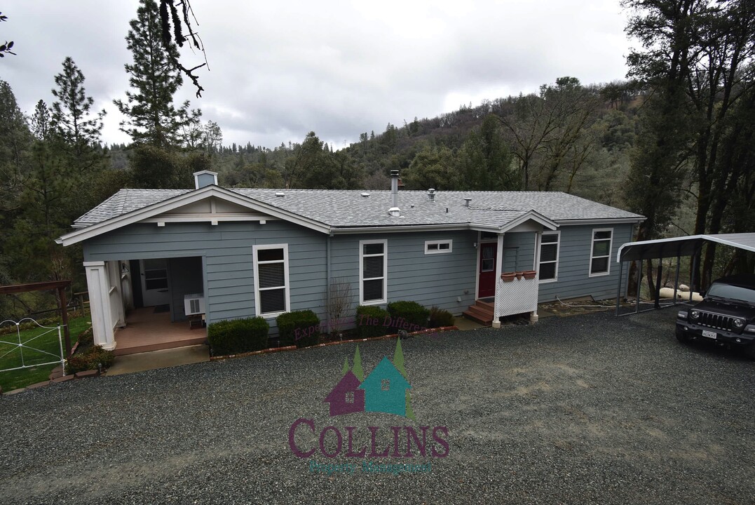 16237 Annie Dr in Grass Valley, CA - Building Photo