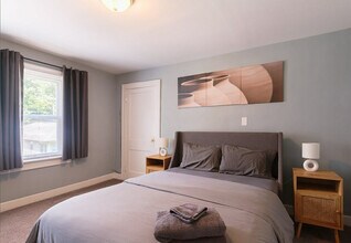 911 E 49th St in Indianapolis, IN - Building Photo - Building Photo