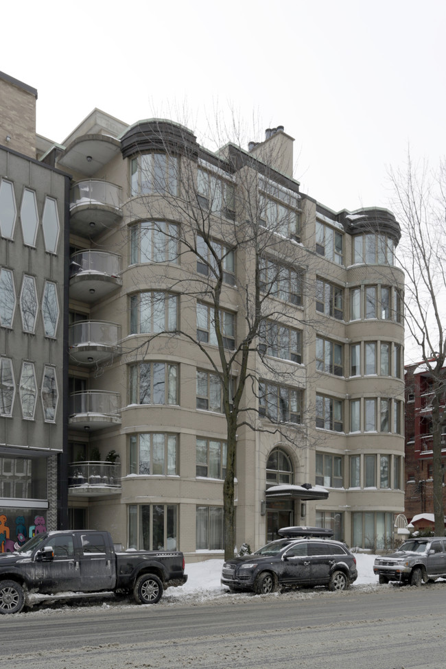 4160 Sherbrooke O in Westmount, QC - Building Photo - Primary Photo