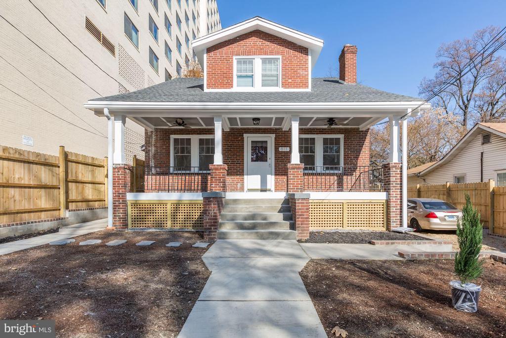 811 Thayer Ave in Silver Spring, MD - Building Photo