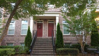 4286 Baverton Dr in Suwanee, GA - Building Photo