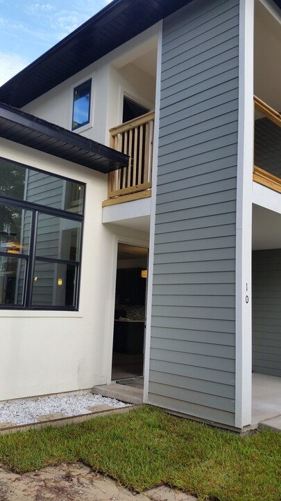 304 NW 15th Ter, Unit 10 in Gainesville, FL - Building Photo