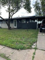 7132 SW Lario Ln in Topeka, KS - Building Photo