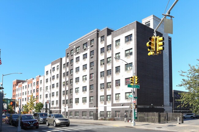 12911 Jamaica Ave in Richmond Hill, NY - Building Photo - Building Photo