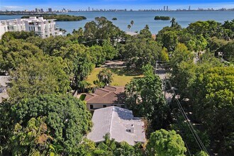 669 NE 60th St in Miami, FL - Building Photo - Building Photo