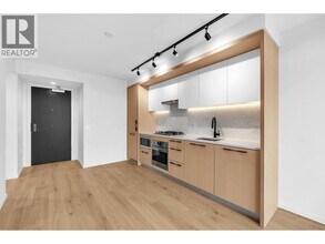 2729 Kingsway in Vancouver, BC - Building Photo - Building Photo