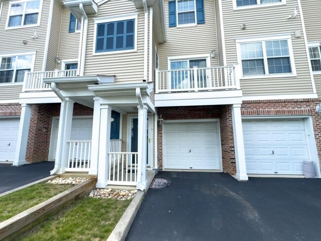 942 Nittany Ct in Allentown, PA - Building Photo - Building Photo
