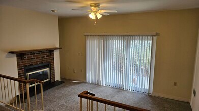 1209 Kenzie Rd in Pittsburgh, PA - Foto de edificio - Building Photo