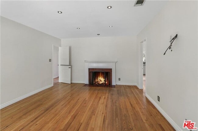 6244 Simpson Ave in Los Angeles, CA - Building Photo - Building Photo