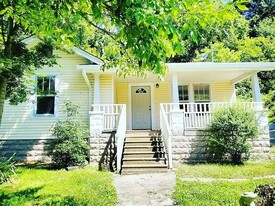 5301 Ross Rd in Knoxville, TN - Building Photo