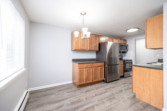 Pennwood Apartments in Rochester, NY - Building Photo - Building Photo