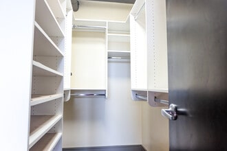 Artspace Lofts in Louisville, KY - Foto de edificio - Building Photo