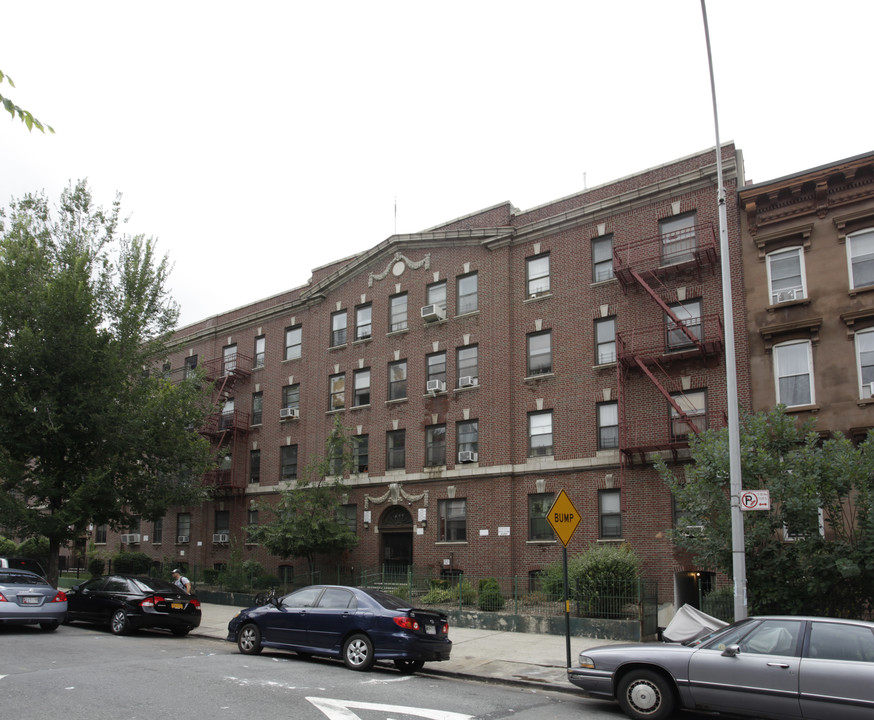 105 Lefferts Pl in Brooklyn, NY - Building Photo