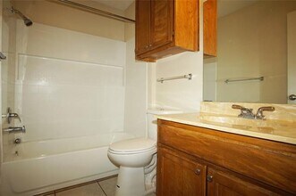 5718 Red Cactus Ct in Arlington, TX - Building Photo - Building Photo