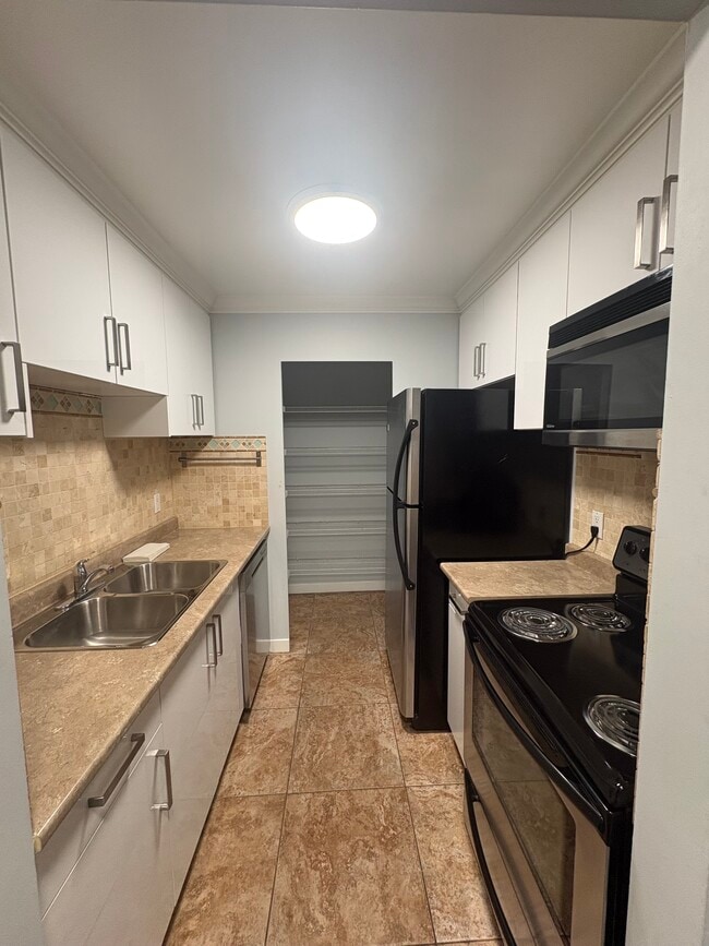 property at 32950 Amicus Pl