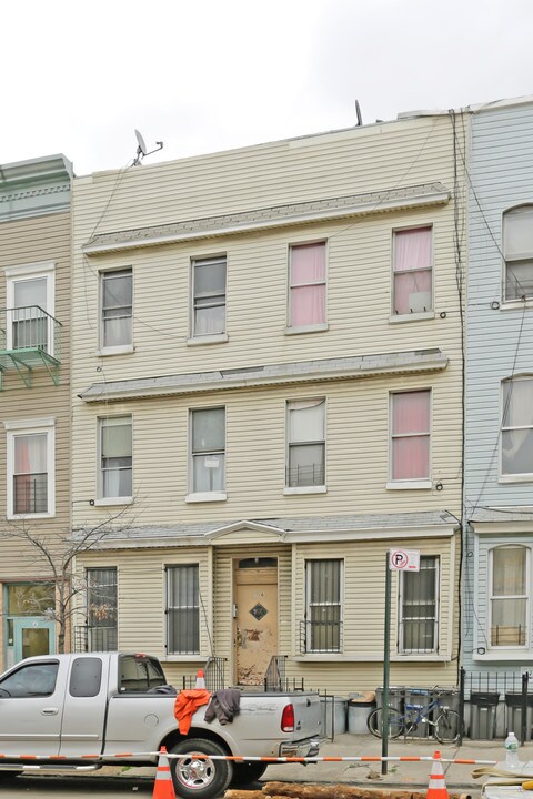 46 Starr Street Apartments in Brooklyn, NY - Foto de edificio