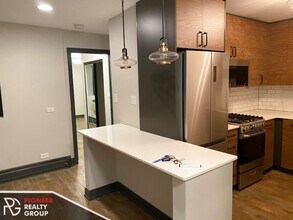 518 W Wrightwood Ave in Chicago, IL - Foto de edificio - Building Photo