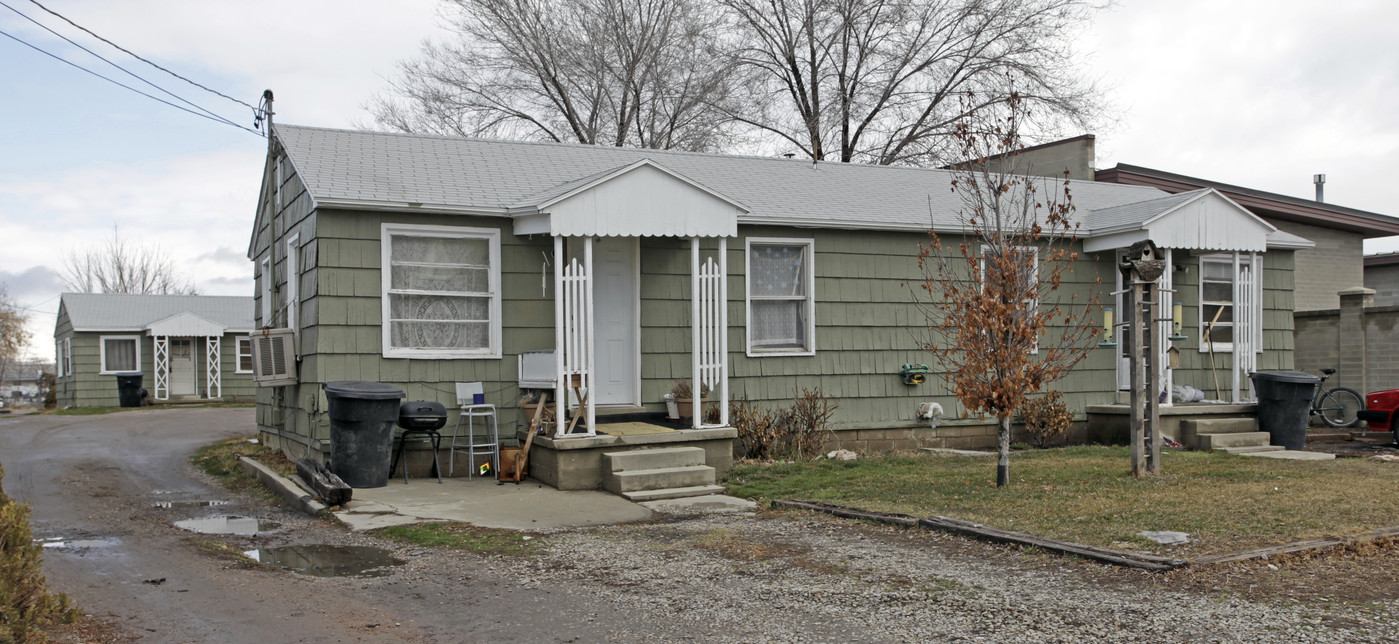 135 E Gordon Ln in Salt Lake City, UT - Building Photo