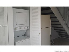 1134 NW 5th St-Unit -9 in Miami, FL - Building Photo - Building Photo